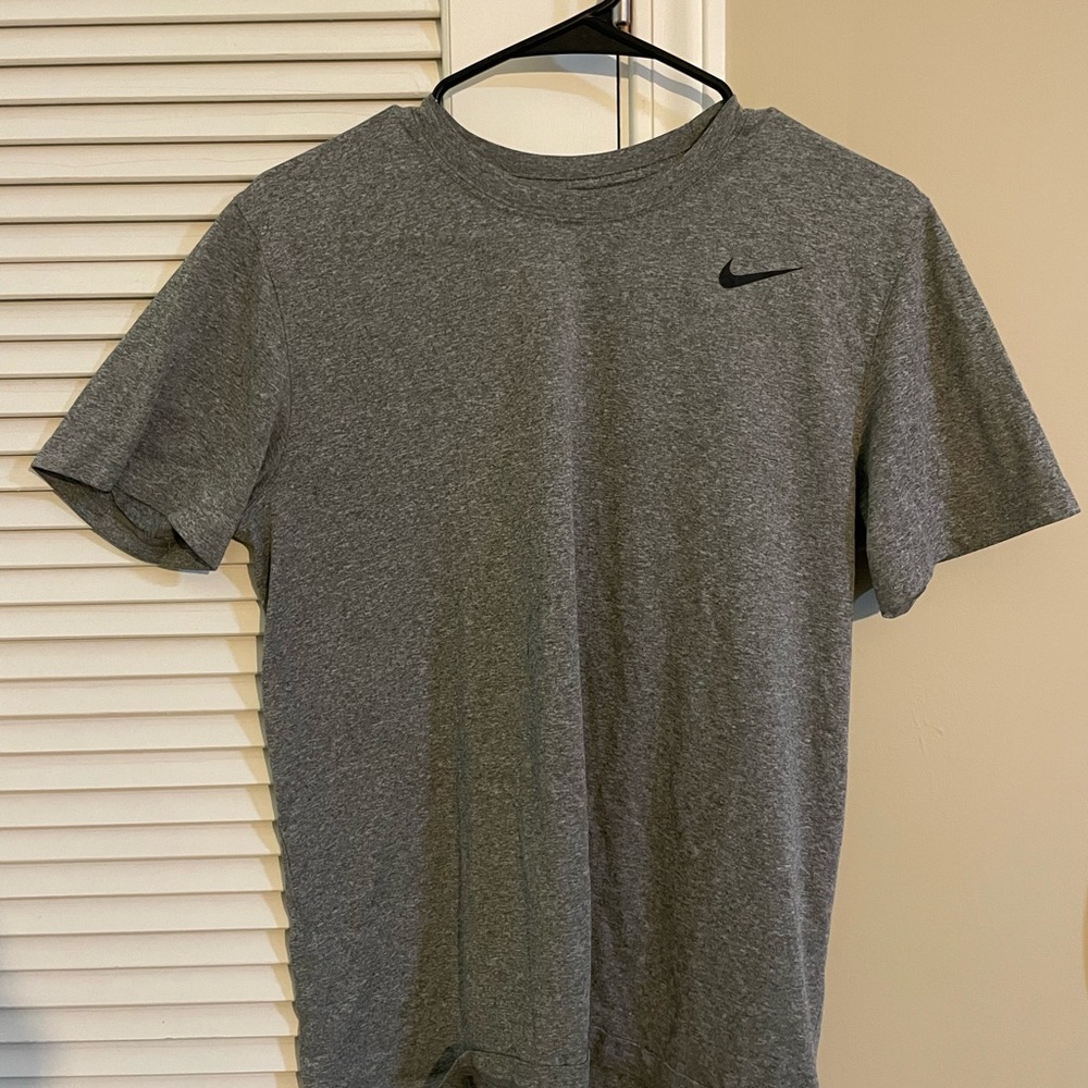 Nike Heather Gray T-Shirt